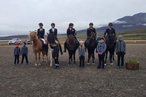 Úrslit í fjórgangi V2 Unglinga