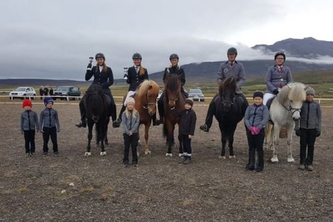 Úrslit í fjórgangi V2 Ungmenna